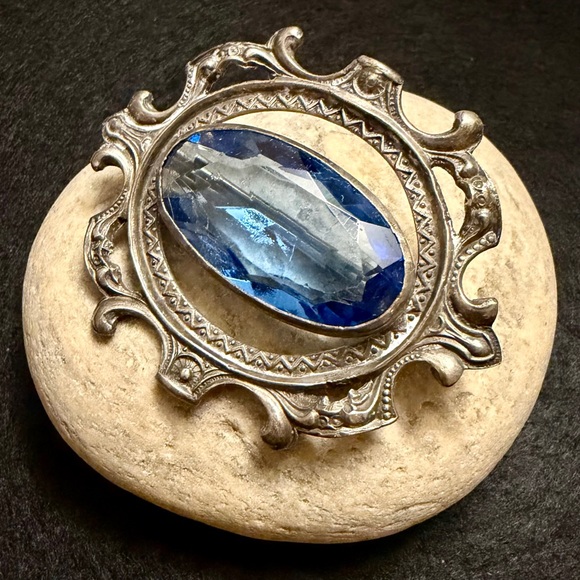 Art Deco 1920s Vintage Silver Pot Metal Brooch with Blue Gemstone - Picture 2 of 9
